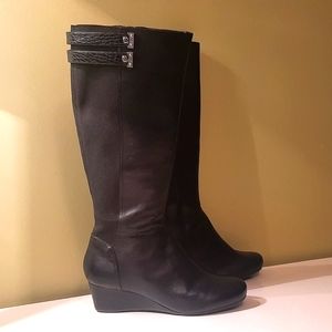 "LIKE NEW"  ROCKPORT Total Motion black leather/stretch fabric wedge boo…